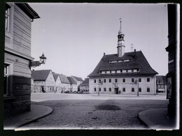 Fotografie Brück & Sohn Meissen, Ansicht Neustadt I. Sa., Marktplatz Mit Rathaus, Strassenansicht  - Lieux