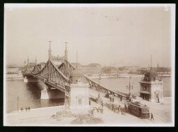 Fotografie Brück & Sohn Meissen, Ansicht Budapest, Strassenbahn An Der Franz Josefs - Brücke über Die Donau  - Sonstige & Ohne Zuordnung