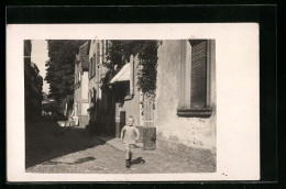 Foto-AK Heidelberg, Kind Und Handwerker In Der Plankengasse, Ca. 1920  - Heidelberg