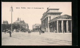 AK Berlin-Tiergarten, Platz V. D. Brandenburger Tor  - Dierentuin