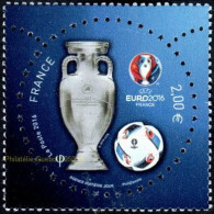 France Football Europe N° 5050_A **Trophée UEFA, Ballon, Et Logo De La Compétition 2016 - Fußball-Europameisterschaft (UEFA)