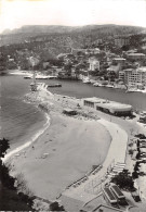 13-CASSIS SUR MER-LA PLAGE ET LE CASINO-N°614-A/0027 - Cassis