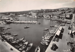 13-CASSIS SUR MER-LE QUAI ET LE PORT-N°614-A/0017 - Cassis