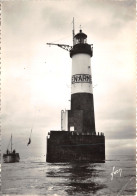 29-ILE DE SEIN-PHARE D ARMEN-TRANSBORDEMENT DU GARDIEN-N°615-D/0367 - Ile De Sein