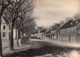 29-LESNEVEN-PLACE DU CHÂTEAU-N°615-D/0211 - Lesneven