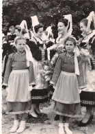 29-QUIMPER-COSTUMES-GROUPE DE JEUNES FILLES-N°615-D/0095 - Quimper