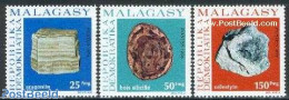 Madagascar 1976 Minerals 3v, Mint NH, History - Geology - Other & Unclassified