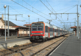 45-MONTARGIS-TRAIN EN GARE-N°617-B/0327 - Montargis