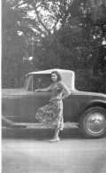 Photographie Vintage Photo Snapshot Automobile Voiture Car Auto Femme Cabriolet - Automobile