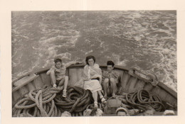 Photographie Vintage Photo Snapshot Belle île En Mer Solicroup Bateau Boat - Barche