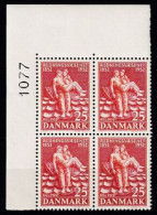 1952. Denmark. "Life Saving" (relief, H.Solomon). MNH. Mi. Nr. 330 (quadruple) - Neufs