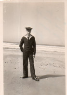 Photographie Vintage Photo Snapshot Marin Marine Uniforme  - Guerra, Militari