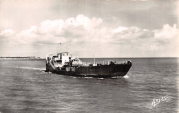 17-ILE D OLERON BAC FAISANT LA TRAVERSEE AU CHAPUS-N°5179-E/0333 - Ile D'Oléron