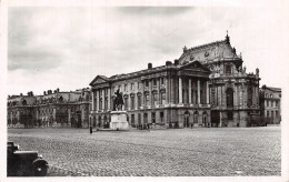 78-VERSAILLES LA COUR ROYAL ET LA CHAPELLE-N°5182-H/0269 - Versailles (Kasteel)