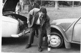 Photographie Vintage Photo Snapshot Automobile Voiture Auto Deux Chevaux Citroën - Automobile