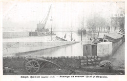 75-PARIS INONDE 1910 BARRAGE DE SECOURS QUAI MALAQUAIS-N°5184-B/0305 - La Crecida Del Sena De 1910