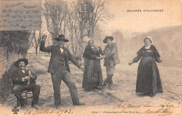 63-AUVERGNE FOLKLORE PRESENTATION DES DAMES-N°5185-H/0123 - Autres & Non Classés