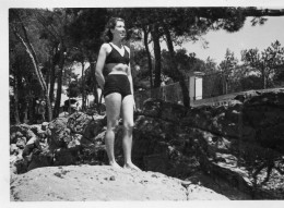Photographie Vintage Photo Snapshot Boulouris Saint-Raphaël Sexy Bikini - Anonymous Persons