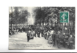 CPA  PARIS, LA MUSIQUE MILITAIRE AU JARDIN DES TUILERIES - Parcs, Jardins