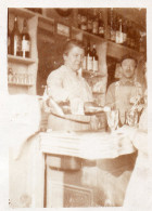 Photographie Vintage Photo Snapshot Bar Bistrot Café Comptoir Apéritif - Profesiones