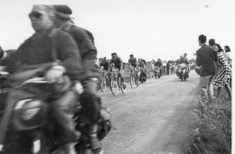 Photographie Vintage Photo Snapshot Tour De France Moto Motocyclette Moto - Andere & Zonder Classificatie