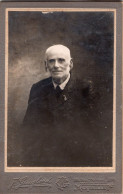 Photo CDV D'un Homme élégant Posant Dans Un Studio Photo A Marseille - Oud (voor 1900)