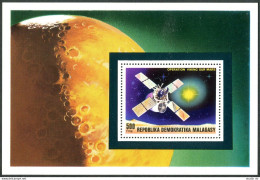 Malagasy 570,MNH.Michel 818 Bl.15. Viking Project To Mars,1976. - Madagascar (1960-...)