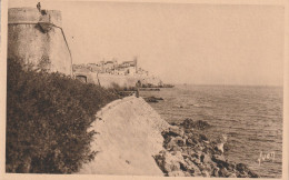 ANTIBES  Les Ramparts - Antibes - Les Remparts