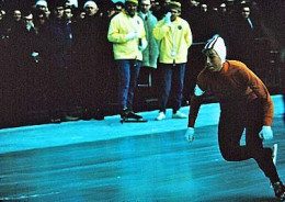 Diapositive Diapo Jeux Olympiques D'Hiver GRENOBLE 1968  Patinage De Vitesse Dame La Médaille D'or - Diapositives (slides)