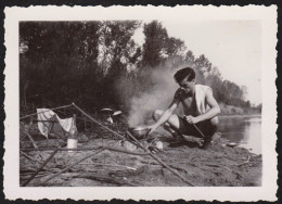 Jolie Photographie Originale Homme Torse Nu Half Naked Man Men Sexy Muscle Fume La Pipe 1943 8,8x6,3cm - Andere & Zonder Classificatie