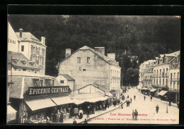 CPA Cauterets, Place De La Mairie Et Avenue Du Mamelon Vert  - Cauterets