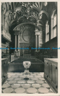 R145813 Chapel Royal. Hampton Court Palace. Stirlings Ltd - Monde