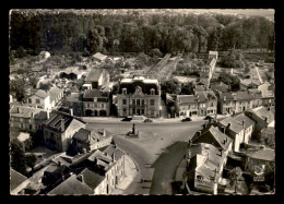 55 - REVIGNY-SUR-ORNAIN - VUE AERIENNE - HOTEL DE VILLE ET MONUMENT AUX MORTS - Revigny Sur Ornain