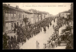 55 - SOUILLY - PRISONNIERS ALLEMANDS DEFILANT DEVANT LE QUARTIER GENERAL EN 1916 - EDITEUR BERGERET - Sonstige & Ohne Zuordnung