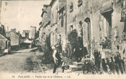 91 FALAISE - Vieille Rue Et Le Chateau  - TB - Falaise