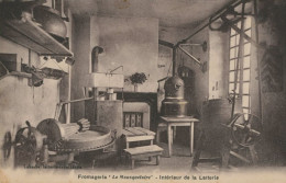 10 GRANDVILLE - Fromagerie " Le Mousquetaire " Intérieur De La Laiterie  - TTB - Other & Unclassified