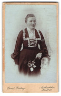 Fotografie Ernst Eiding, Aschersleben, Markt 25, Junge Dame Im Hübschen Kleid  - Anonymous Persons