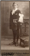 Photo CDV D'un Jeune Garcon élégant Posant Dans Un Studio Photo A Mulhausen - Anciennes (Av. 1900)