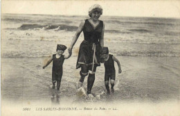 LES SABLES S'OLONNE  Retour De Bain Jeune Femme Enfants RV - Sables D'Olonne