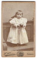 Photo F. Fernsner, Forbach, Nationalstrasse, Kleines Fille In Weissem Kleid Avec Einem Ball  - Personnes Anonymes