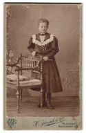 Fotografie H. Joseph & Co., Rixdorf, Berlinerstr. 55, Mädchen Mit Elegantem Kleid Mit Zierelementen Am Kragen  - Anonieme Personen