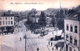 59 - ROUBAIX -  Boulevard Gambetta -tramway - Masin " A L'arret Des Cyclistes " - Roubaix