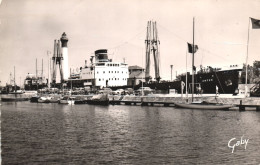 OUISTREHAM, CALVADOS, PORT, BOATS, TOWER, LIGHTHOUSE, ARCHITECTURE, FLAGS, GABY EDITION, FRANCE, POSTCARD - Ouistreham