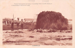 Port La NOUVELLE (Aude) - Travaux, Le Mélange Refoulé Par Le Bateau-pompe Se Déverse Sur La Plage - Voyagé 1932 (2 Scans - Port La Nouvelle