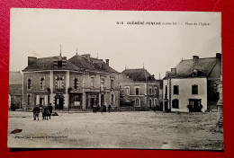 44 - GUEMENE-PENFO  PLACE ET EGLISE - Autres & Non Classés