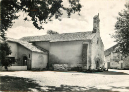 84 - CAMARET - PLACE DE LA CHAPELLE SAINT ANDEOL - Camaret Sur Aigues