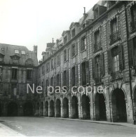 PARIS Vers 1960 Place Des VOSGES PHOTO 14 X 14 Cm - Lieux