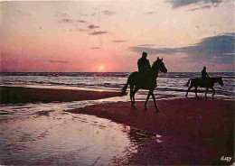 Animaux - Chevaux - Normandie - Promenade Equestre Sur La Plage - Coucher De Soleil - Voir Scans Recto Verso  - Cavalli