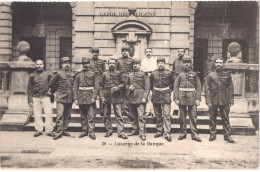 TH METIER GENDARMERIE GARDE REPUBLICAINE - Caserne De La Banque - Animée  Belle - Politie-Rijkswacht