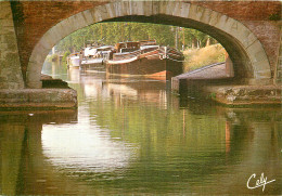 TRANSPORT BATEAU -  PENICHE SUR LE CANAL - Cargos